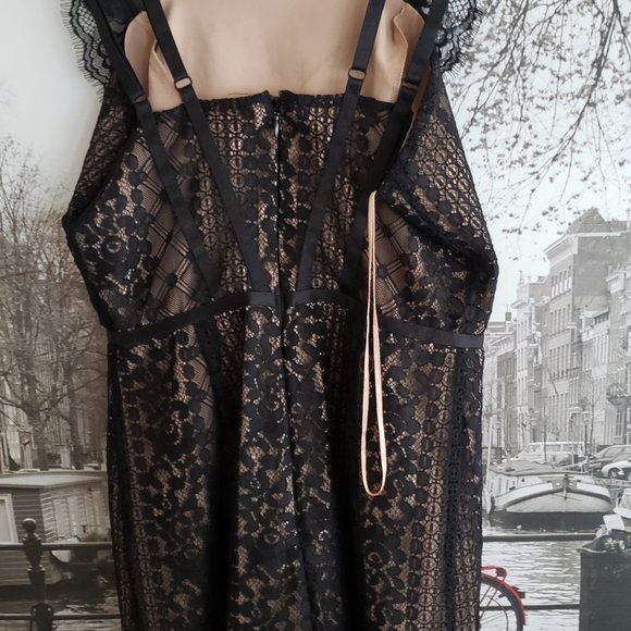 NWOT GUESS lace romper Sz 2 - Picture 4 of 7